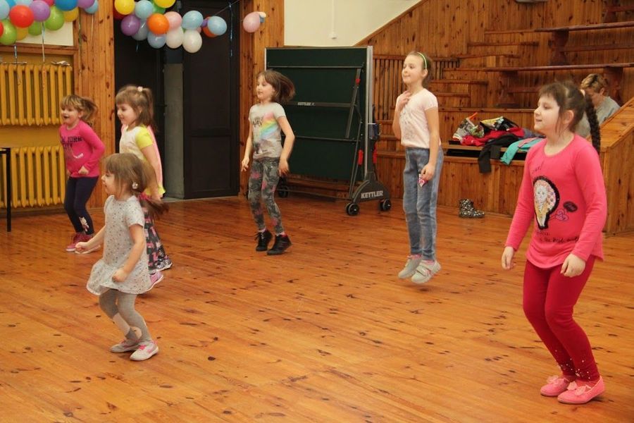 
                                                       Zajęcia taneczno-ruchowe dla najmłodszych w Domu Kultury w Markuszowie
                                                