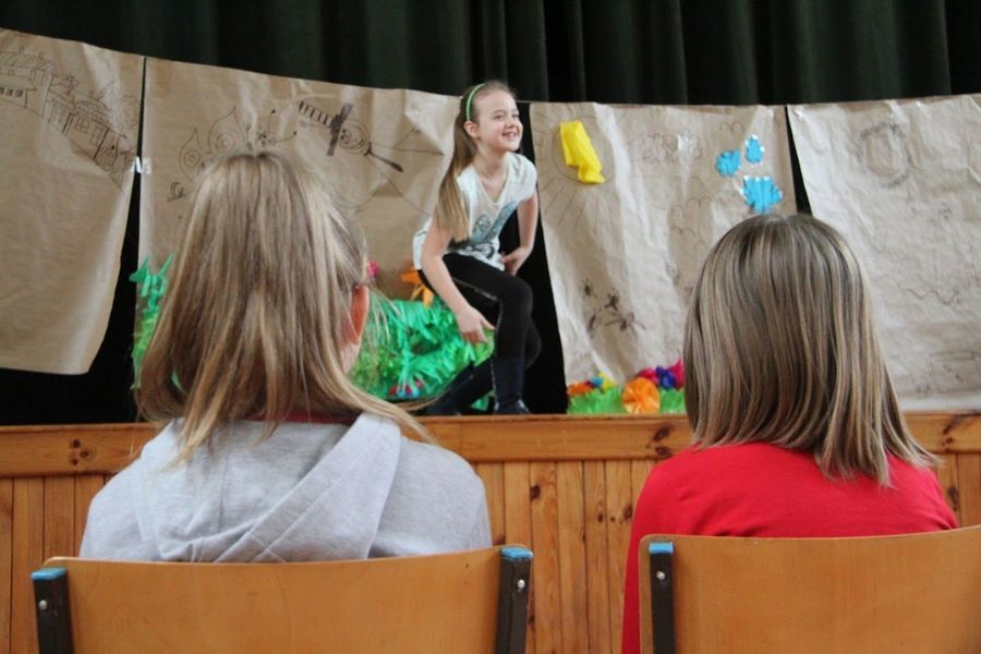 
                                                       Sobotnie warsztaty teatralne w Domu Kultury w Markuszowie
                                                