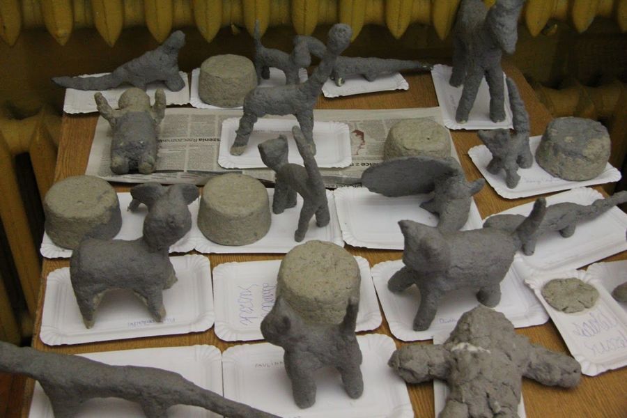 
                                                       Warsztaty w Domu Kultury z wykorzystaniem techniki papieru-mâché
                                                