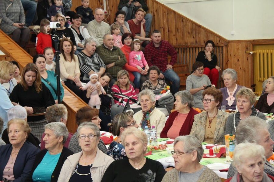 
                                                       Spotkanie seniorów - wspólne kolędowanie w GDK
                                                