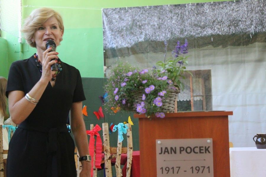 
                                                       Obchody 101 rocznicy urodzin poety z Kalenia Jana Pocka - Święto Patrona Szkoły Podstawowej w Markuszowie
                                                