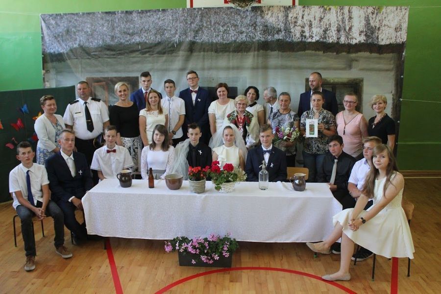 Obchody 101 rocznicy urodzin poety z Kalenia Jana Pocka - Święto Patrona Szkoły Podstawowej w Markuszowie