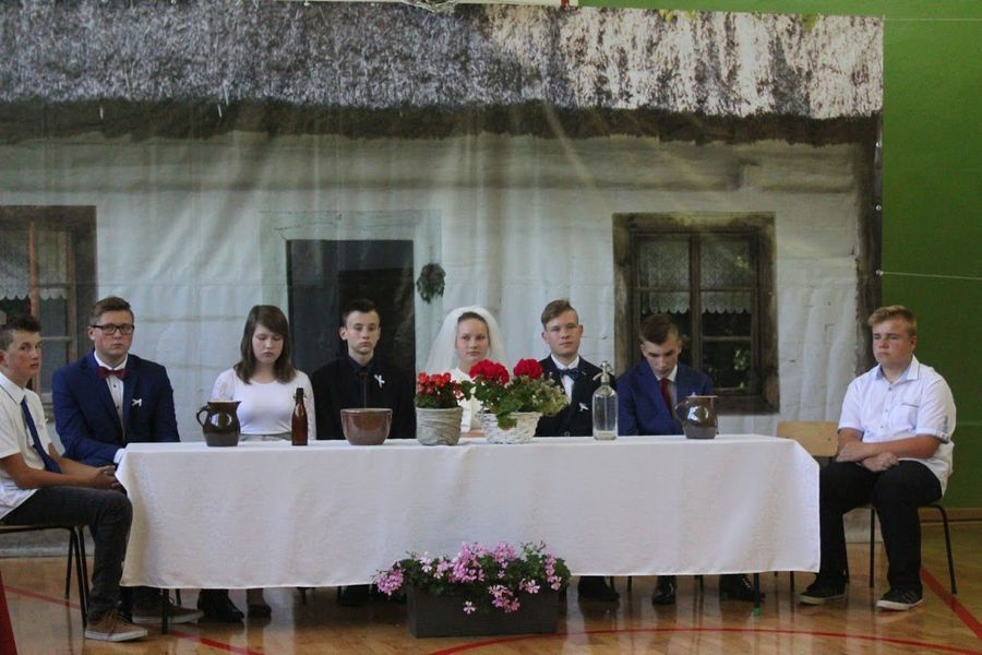 
                                                       Obchody 101 rocznicy urodzin poety z Kalenia Jana Pocka - Święto Patrona Szkoły Podstawowej w Markuszowie
                                                
