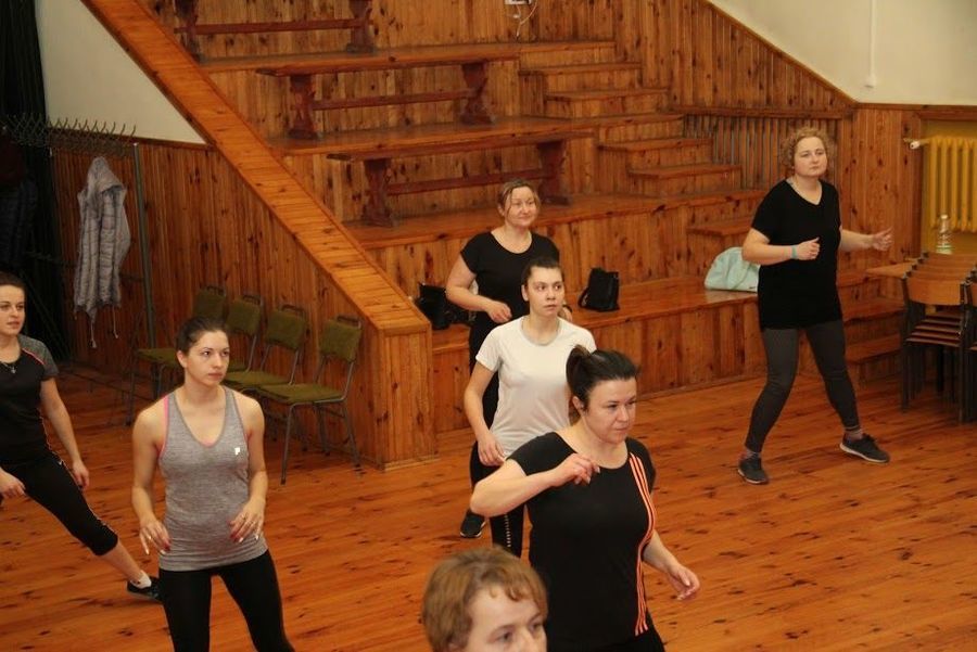 
                                                       Aerobik i zumba w Domu Kultury w Markuszowie
                                                