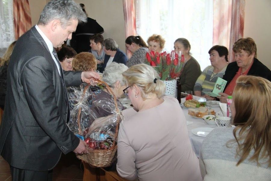 
                                                       Spotkanie KGW w Łanach z okazji Święta Kobiet
                                                
