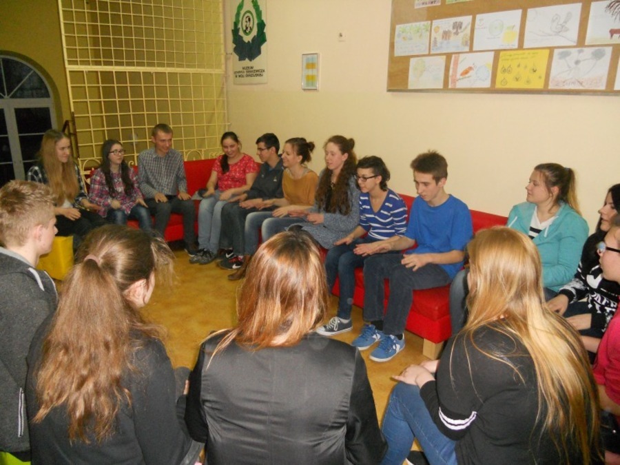 
                                                       Podsumowanie projektu Pewnie w dorosłość - Młodzieżowy Klub Środowiskowy w Niemcach
                                                