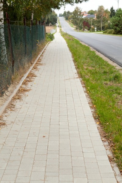 
                                                       Przebudowa drogi gminnej nr 106055 L w m. Ciecierzyn w zakresie budowy ciągów pieszych. 
                                                
