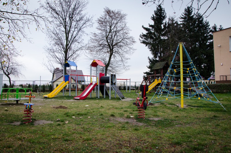 
                                                       Budowa placu zabaw Rycerska Kraina w Jakubowicach Koninskich
                                                