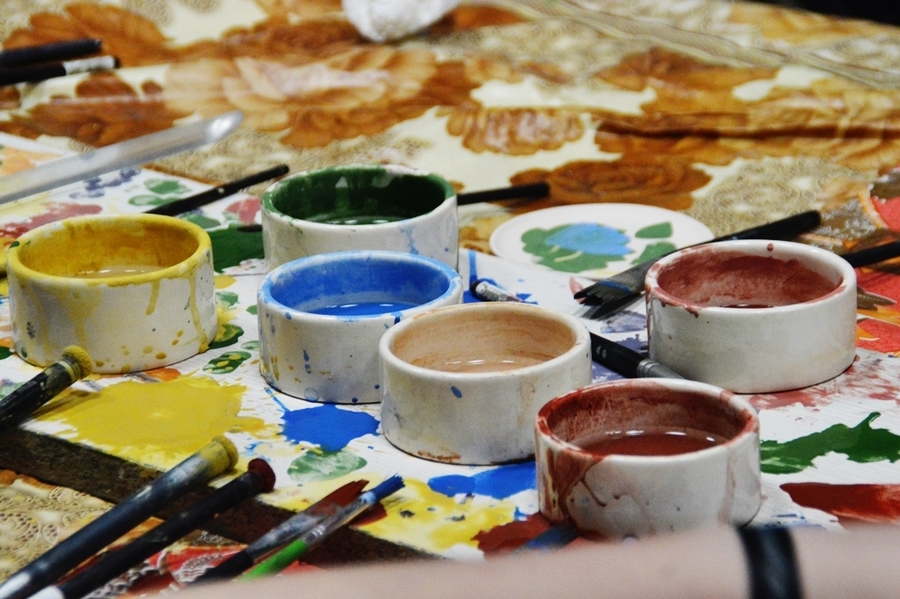 
                                                       Warsztaty plastyczne z malowania ceramiki
                                                