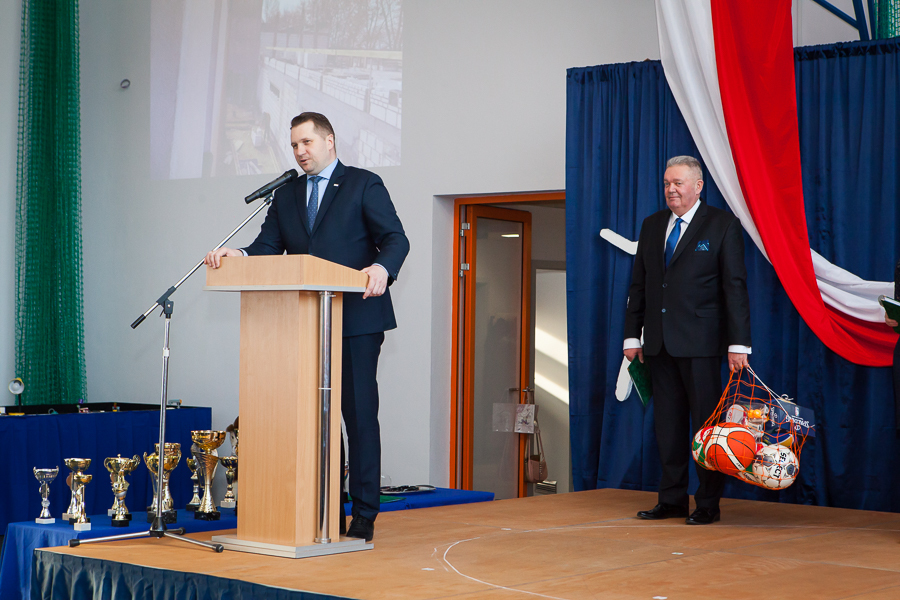 
                                                       Oficjalne otwarcie sali sportowej w Jakubowicach Konińskich
                                                