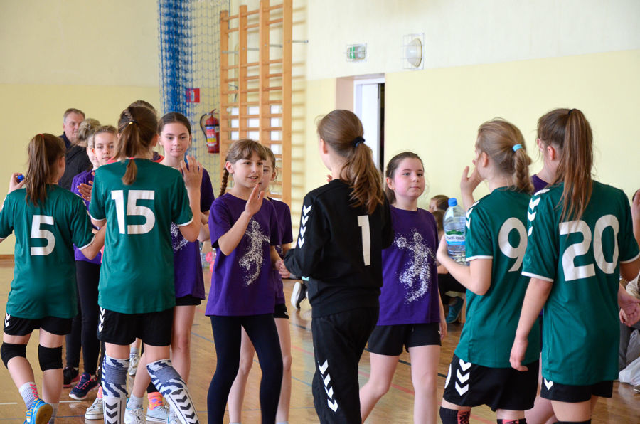 
                                                       IV Turniej Piłki Ręcznej Dziewcząt 
                                                