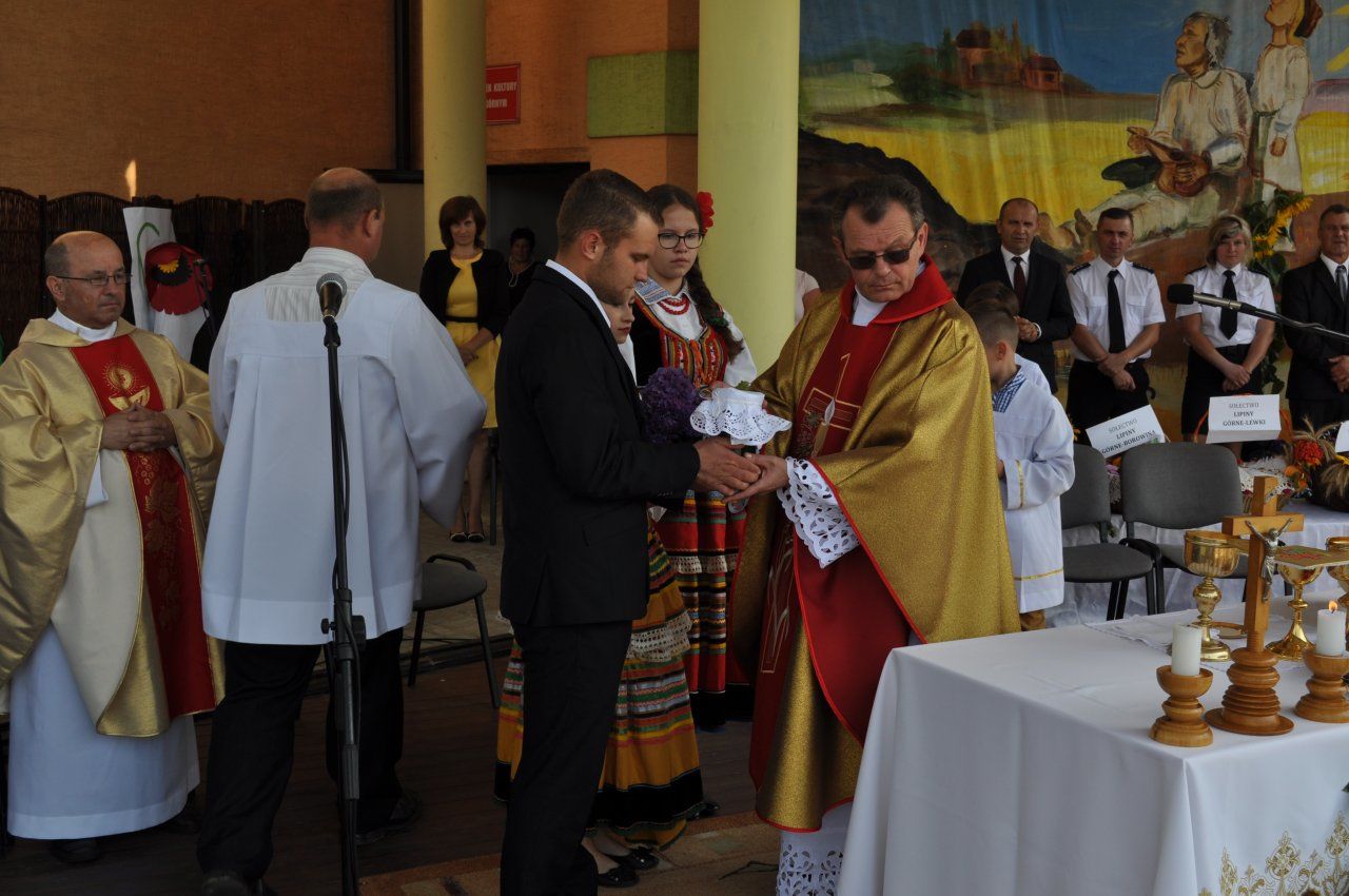 W niedzielnie popołudnie, 14 sierpnia w amfiteatrze w Potoku Górnym odbyły się dożynki gminno-parafialne