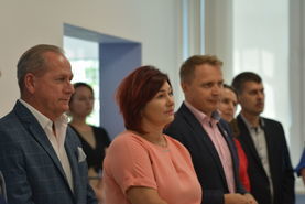 Na zdjęciu znajdują się osoby zaproszone na uroczyste otwarcie filii WKTD w Niemcach