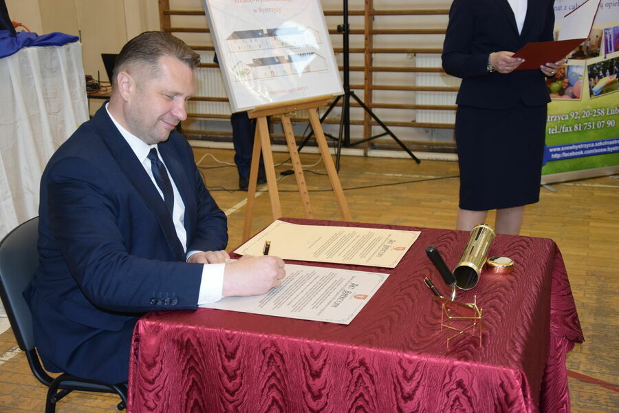 
                                                    podpisanie aktu erekcyjnego - Minister Edukacji i Nauki Przemysław Czarnek.
                                                