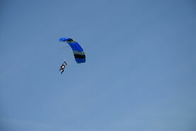 skok na spadochronie