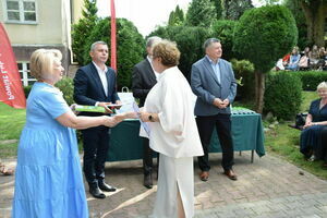 NARODOWE CZYTANIE 2023 W "KWIATKU"