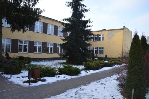 
                                                    Szkoła
                                                