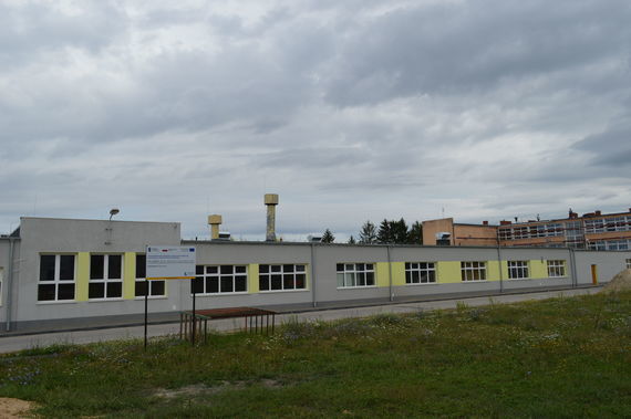 
                                                    Nowy budynek
                                                