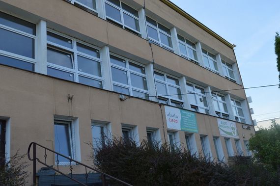 
                                                    Budynek w remoncie
                                                
