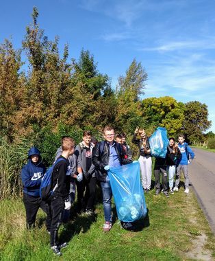 Sprzątanie świata - „Plastik? Rezygnuję. Redukuję. Segreguję”.
