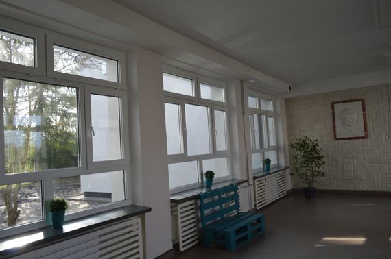 
                                                    Budynek w środku
                                                