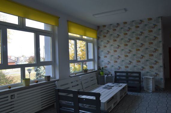 
                                                    Budynek w środku
                                                