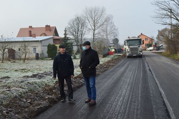 
                                                    Osoby na drodze
                                                