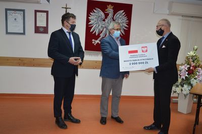 
                                                    Zdjęcia z uroczystości
                                                