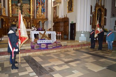 Mszą Świętą w Kościele Parafialnym w Rykach w intencji Pamięci Żołnierzy Wyklętych. 