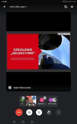 
                                                    Screen ze spotkania on-line
                                                