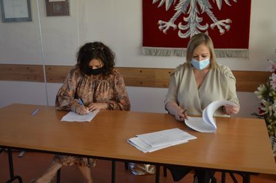 
                                                    Podpisanie umowy na realizację zadania 
                                                