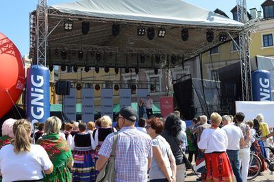 
                                                    Scena festiwalowa na rynku w Zamościu
                                                