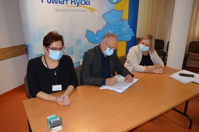 
                                                    Podpisanie umowy
                                                