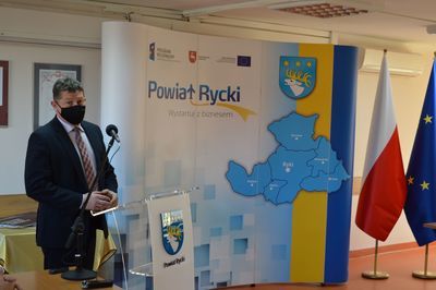 
                                                    Wręczenie promes dla Jednostek Samorządu Terytorialnego z Powiatu Ryckiego 
                                                