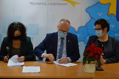 
                                                    Uczestnicy spotkania
                                                
