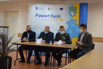 
                                                    Podpisanie umowy
                                                