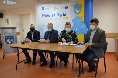 
                                                    Podpisanie umowy
                                                