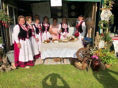 
                                                    Letni Festiwal Folkloru. Stoiska
                                                