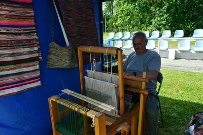 
                                                    Letni Festiwal Folkloru. Stoisko
                                                