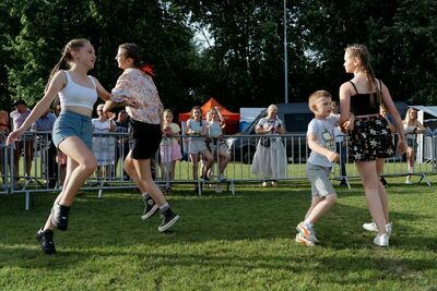 
                                                    Letni Festiwal Folkloru. Potańcówka
                                                