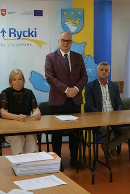 
                                                    Na zdjęciu uczestnicy spotkania 
                                                