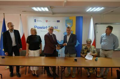 
                                                    Na zdjęciu uczestnicy spotkania 
                                                