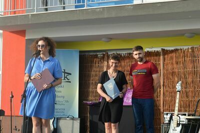 
                                                    organizatorzy wernisaży poplenerowych
                                                