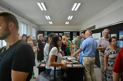 
                                                    poplenerowa wystawa malarstwa
                                                