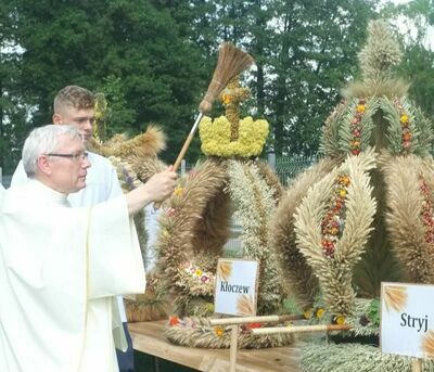 
                                                    poświecenie wieńców dożynkowych
                                                