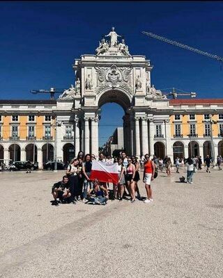 
                                                    Uczniowie ZSZ nr 2 w Dęblinie odwiedzili stolicę Portugali
                                                