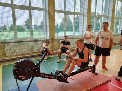 
                                                    Mistrzostwa Szkoły w Ergometrze Wioślarskim w ZSZ nr 1 w Dęblinie
                                                