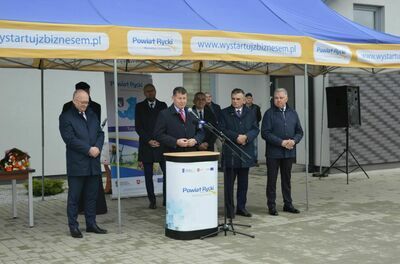 
                                                    Uroczyste otwarcie drogi powiatowej nr 1422L w miejscowości Czernic w gminie Kłoczew
                                                