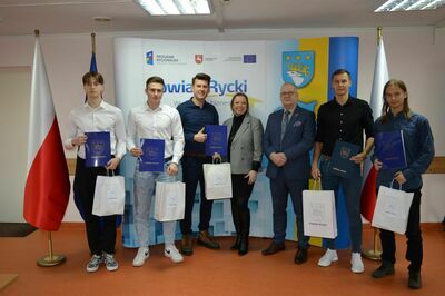 
                                                       Nagrody Starosty Ryckiego dla sportowców i trenerów
                                                