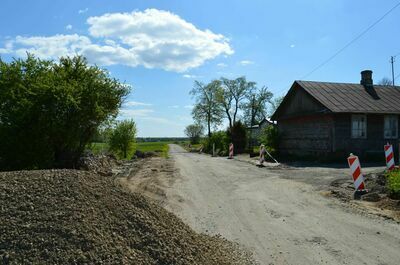 Trwają zaawansowane prace przy zadaniu pn.:  „Przebudowa dróg powiatowych Nr 1408L (Dąbia – Zalesie) oraz 1409L (Dąbia – Ownia – Wylezin) w powiecie ryckim”.